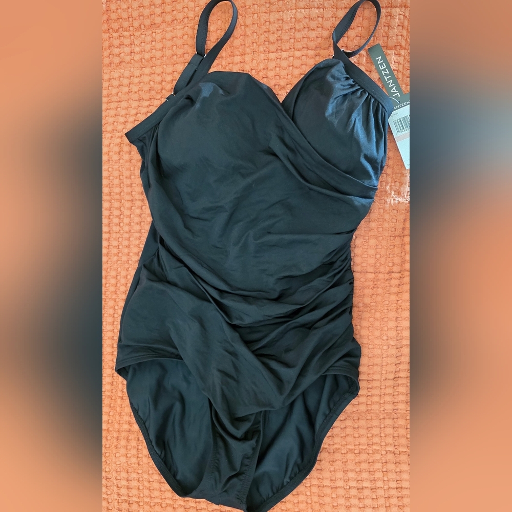 One piece swimsuit NWT